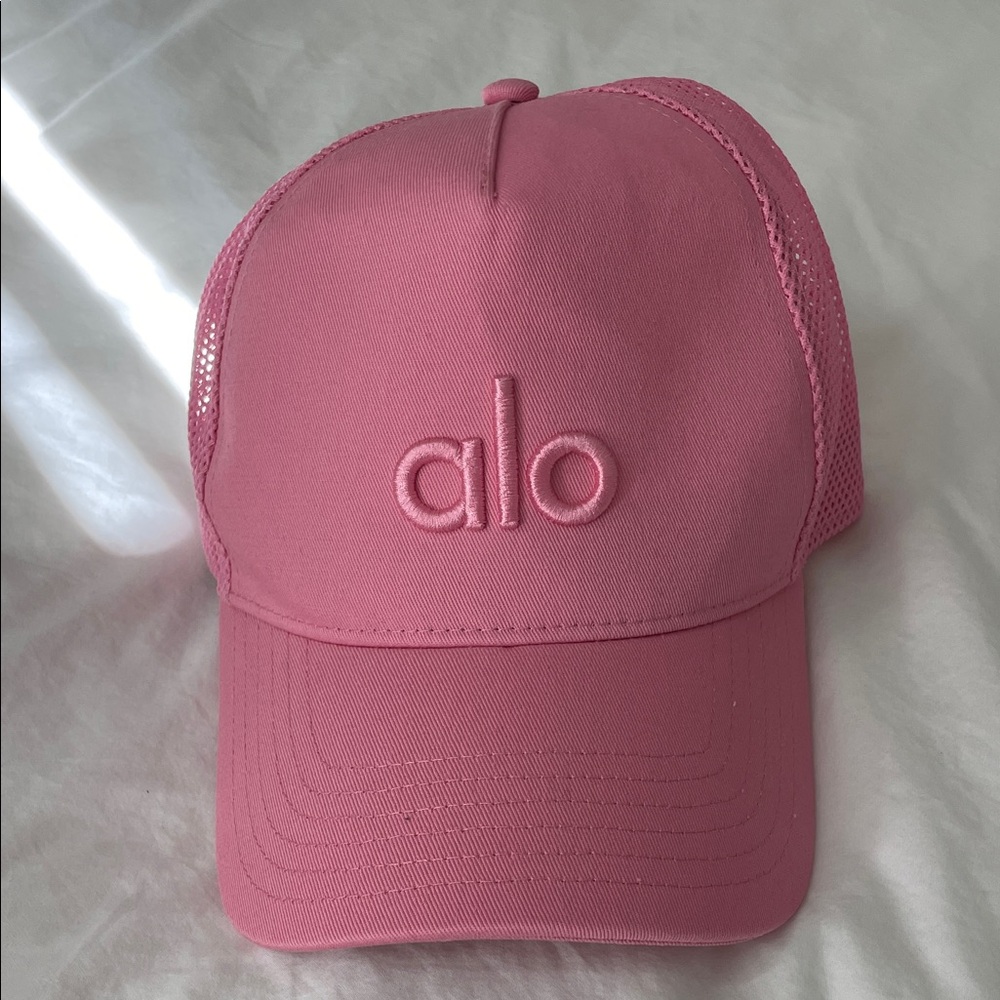 NWT Alo candy pink district trucker hat